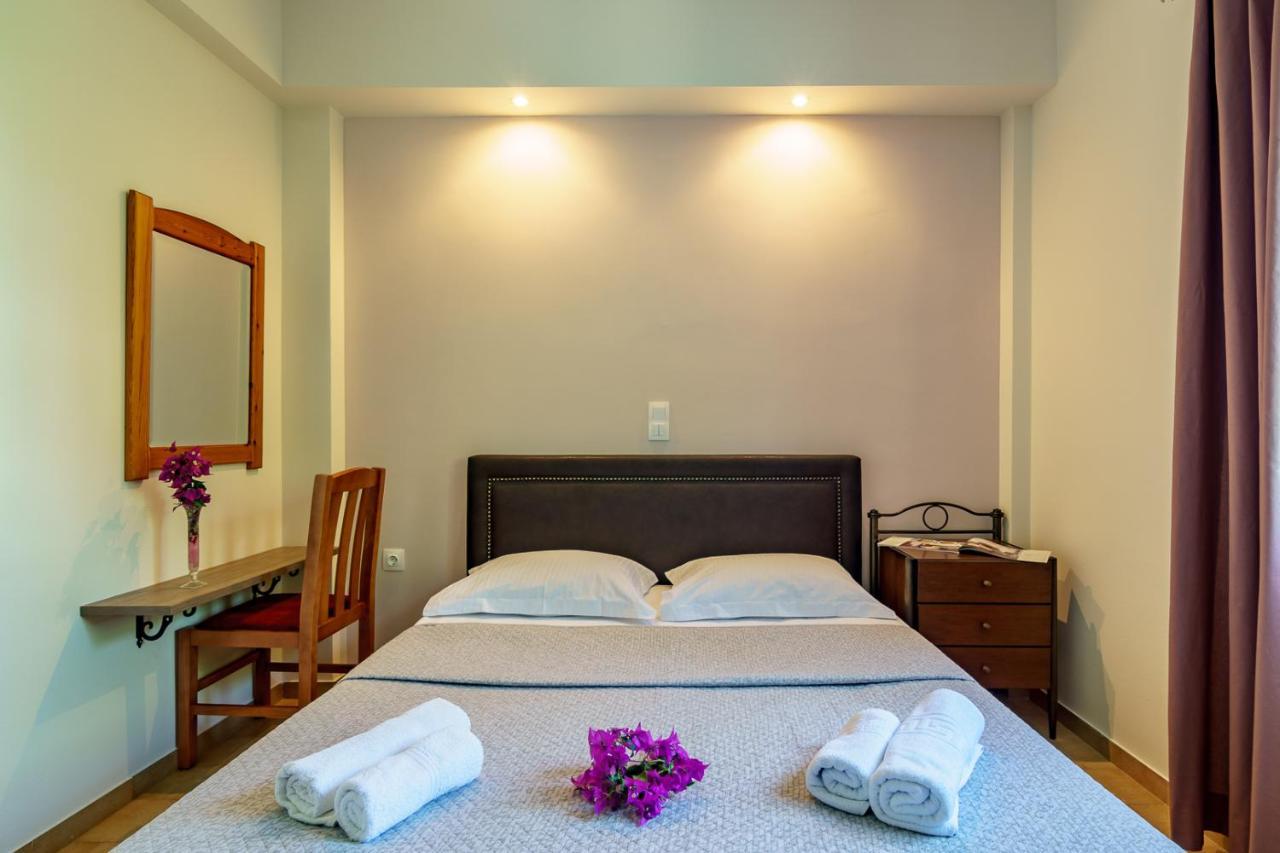 Irini Studios Skyros Exterior photo