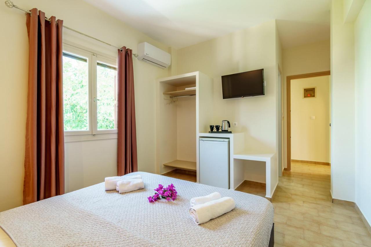 Irini Studios Skyros Exterior photo
